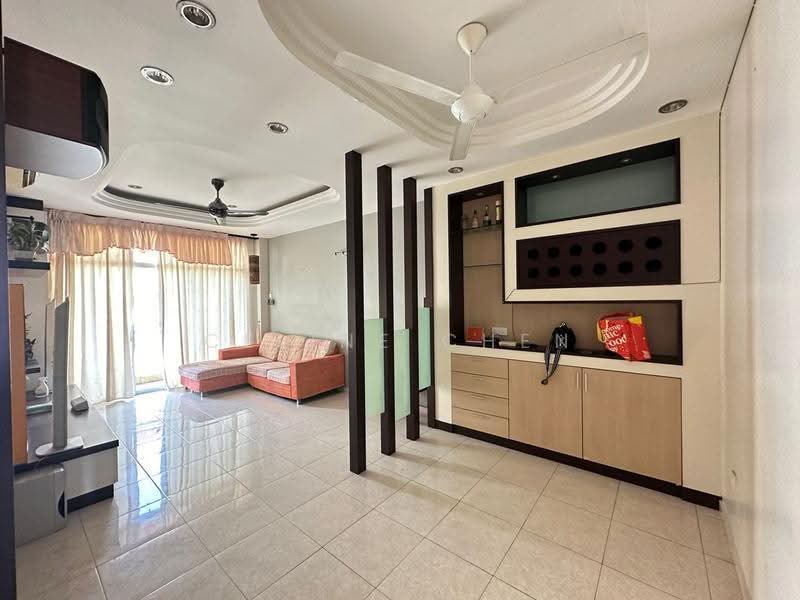 Pangsapuri untuk Dijual di Pangsapuri Bukit Beruang Bestari (University View) - Celine Chen - Living Room - PropertyGuru.com.my