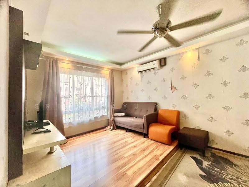 Pangsapuri untuk Dijual di Residensi Warnasari 3 - Sri Rohayu Yusof - Living Room - PropertyGuru.com.my