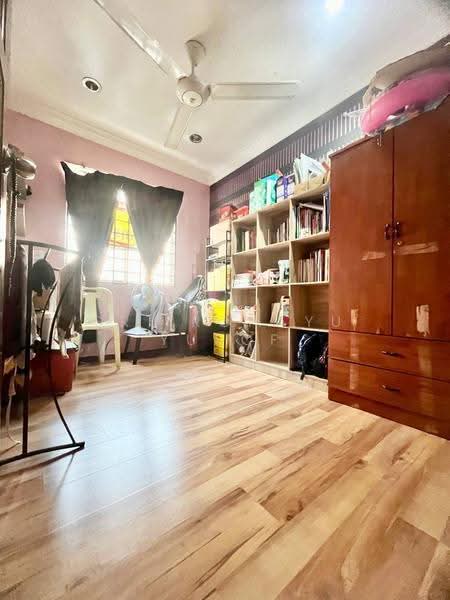 Pangsapuri untuk Dijual di Residensi Warnasari 3 - Sri Rohayu Yusof - Study - PropertyGuru.com.my
