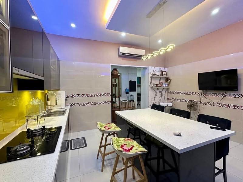 Semi-Detached House for Sale in D'Kayangan (Shah Alam) - Muin Mn - Kitchen - PropertyGuru.com.my