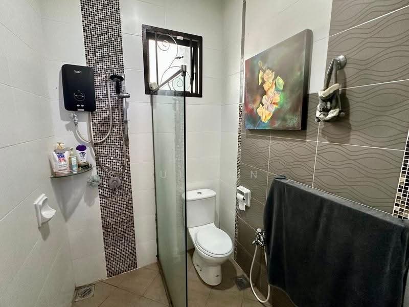 Semi-Detached House for Sale in D'Kayangan (Shah Alam) - Muin Mn - Bathroom - PropertyGuru.com.my