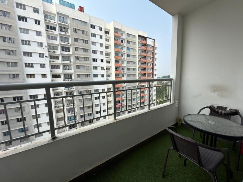 Pangsapuri untuk Dijual di Gapura Bayu - Syazue Wanie - Balcony - PropertyGuru.com.my