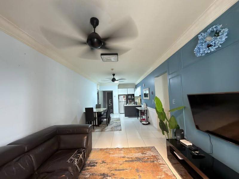 Pangsapuri untuk Dijual di Gapura Bayu - Syazue Wanie - Living Room - PropertyGuru.com.my
