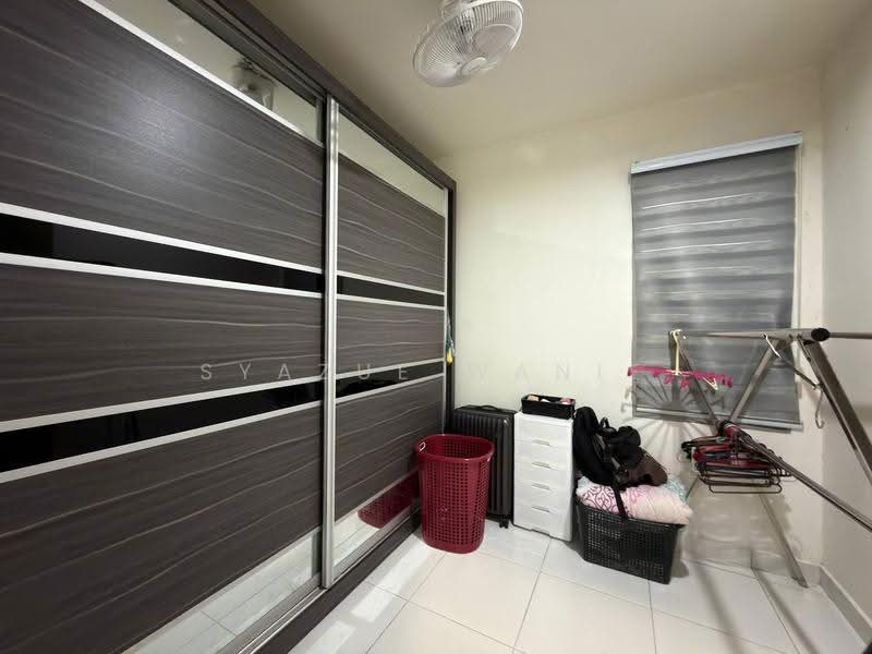 Pangsapuri untuk Dijual di Gapura Bayu - Syazue Wanie - Bedroom - PropertyGuru.com.my