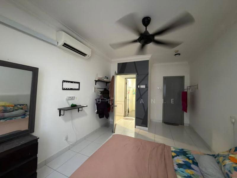 Pangsapuri untuk Dijual di Gapura Bayu - Syazue Wanie - Bedroom - PropertyGuru.com.my