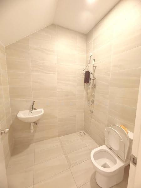 Rumah Kluster untuk Disewa di Taman Ekoflora (Johor Bahru) - Claira Ong - Bathroom - PropertyGuru.com.my