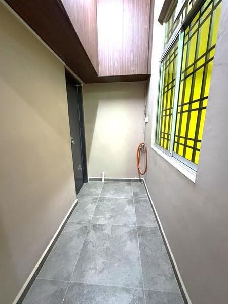 Rumah Teres 1-Tingkat untuk Dijual di Taman Bestari Indah (Ulu Tiram) - Karl Lim - Corridor - PropertyGuru.com.my