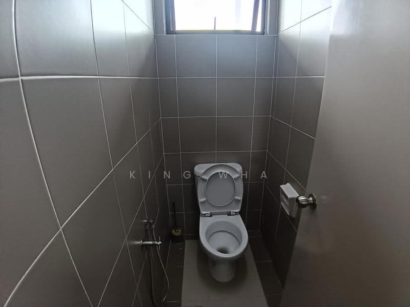 Shop / Office for Rent in Taman Melawati (Ulu Kelang) - King Wha - Bathroom - PropertyGuru.com.my