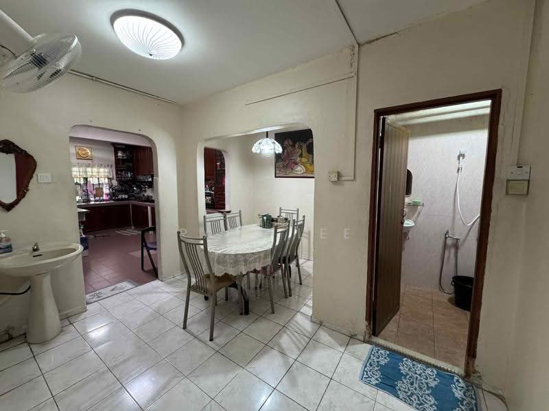 Cluster House for Sale in Shah Alam (Selangor) - Paul Lee - Kitchen - PropertyGuru.com.my