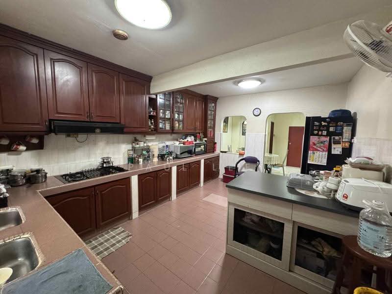 Cluster House for Sale in Shah Alam (Selangor) - Paul Lee - Kitchen - PropertyGuru.com.my