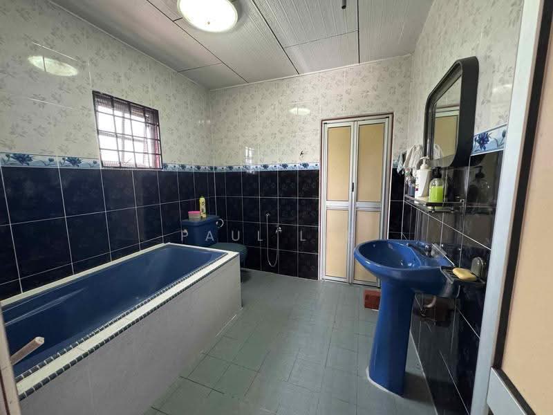 Cluster House for Sale in Shah Alam (Selangor) - Paul Lee - Bathroom - PropertyGuru.com.my