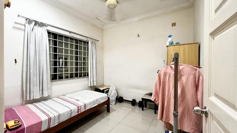 Semi-Detached House for Sale in Taman Yarl (Jalan Klang Lama (Old Klang Road)) - Aaron Yong - Bedroom - PropertyGuru.com.my