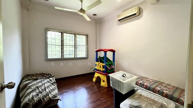 Semi-Detached House for Sale in Taman Yarl (Jalan Klang Lama (Old Klang Road)) - Aaron Yong - Bedroom - PropertyGuru.com.my