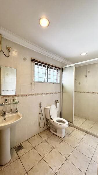 Semi-Detached House for Sale in Taman Yarl (Jalan Klang Lama (Old Klang Road)) - Aaron Yong - Bathroom - PropertyGuru.com.my