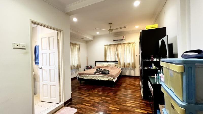 Semi-Detached House for Sale in Taman Yarl (Jalan Klang Lama (Old Klang Road)) - Aaron Yong - Bedroom - PropertyGuru.com.my