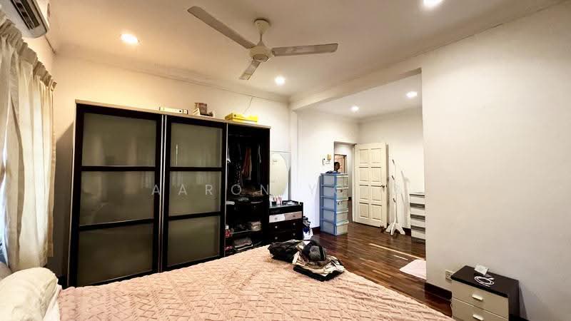 Semi-Detached House for Sale in Taman Yarl (Jalan Klang Lama (Old Klang Road)) - Aaron Yong - Bedroom - PropertyGuru.com.my