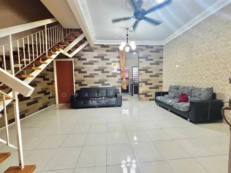 2-storey Terraced House for Sale in Bandar Saujana Putra (Tanjong Duabelas) - Mohammad Din Majid - Living Room - PropertyGuru.com.my