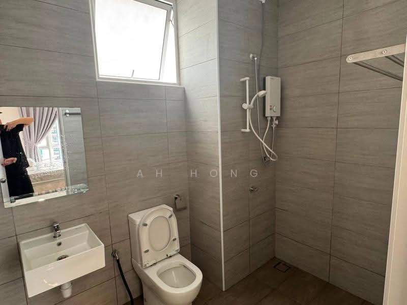 Service Residence for Rent at THE SENAI GARDEN (PANGSAPURI IMPIAN SENAI) - Ah Hong - Bathroom - PropertyGuru.com.my