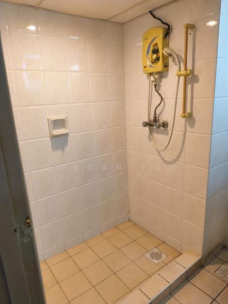 Kondominium untuk Dijual di Marina Bay Condominium - Jordan Foo - Bathroom - PropertyGuru.com.my