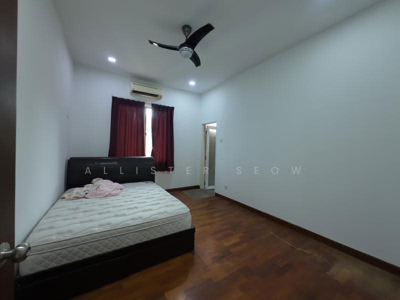 Semi-Detached House for Sale in Bandar Botanic (Klang) - Allister Seow - Bedroom - PropertyGuru.com.my