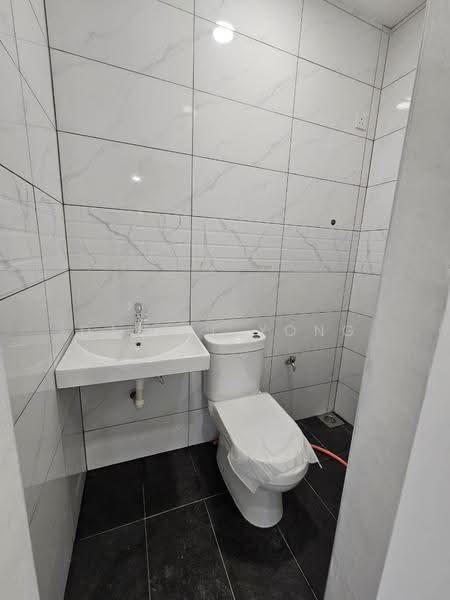 Rumah Teres 1-Tingkat untuk Dijual di Taman Ungku Tun Aminah (Skudai) - Daniel Yong - Bathroom - PropertyGuru.com.my