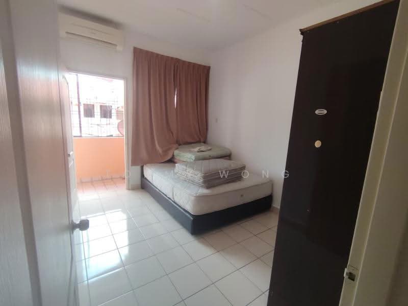 2-storey Terraced House for Sale in Kota Kinabalu (Sabah) - Tommy Wong - Bedroom 2 - PropertyGuru.com.my