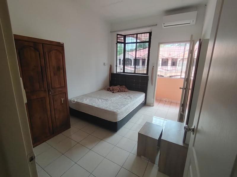 2-storey Terraced House for Sale in Kota Kinabalu (Sabah) - Tommy Wong - Master Bedroom - PropertyGuru.com.my