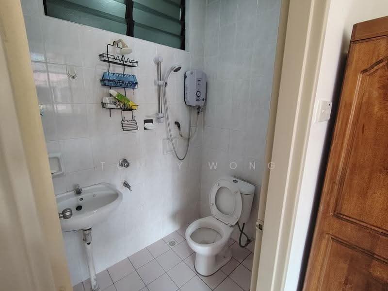 2-storey Terraced House for Sale in Kota Kinabalu (Sabah) - Tommy Wong - Master Bathroom - PropertyGuru.com.my
