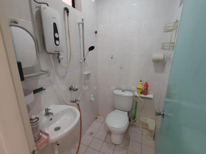 2-storey Terraced House for Sale in Kota Kinabalu (Sabah) - Tommy Wong - Upper Floor Common Toilet - PropertyGuru.com.my