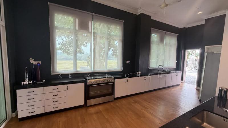 Bungalow House for Sale in Leisure Farm (Gelang Patah) - Ke Xin Chan - Kitchen - PropertyGuru.com.my