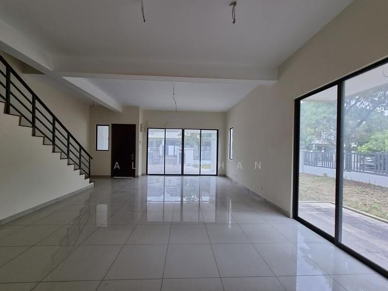 2-storey Terraced House for Sale in 16 Sierra (Puchong) - Alan Chan - Living Room - PropertyGuru.com.my