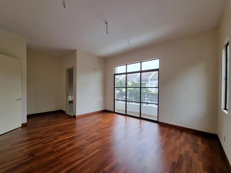 2-storey Terraced House for Sale in 16 Sierra (Puchong) - Alan Chan - Living Room - PropertyGuru.com.my