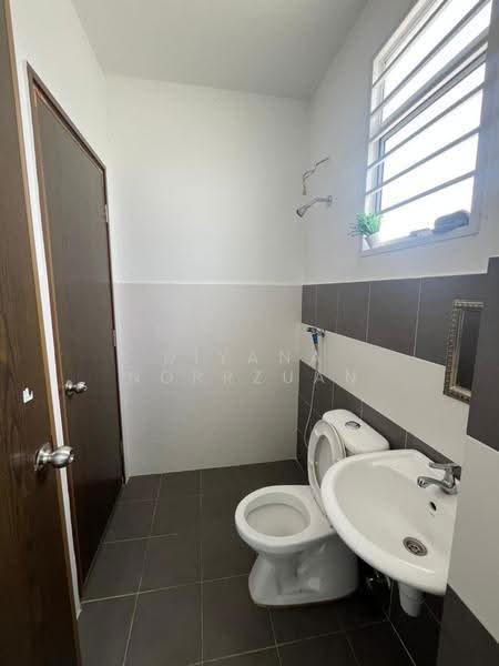 Rumah Teres 2-Tingkat untuk Dijual di Bandar Puncak Alam (Puncak Alam) - Diyana Norrzuan - Bathroom - PropertyGuru.com.my