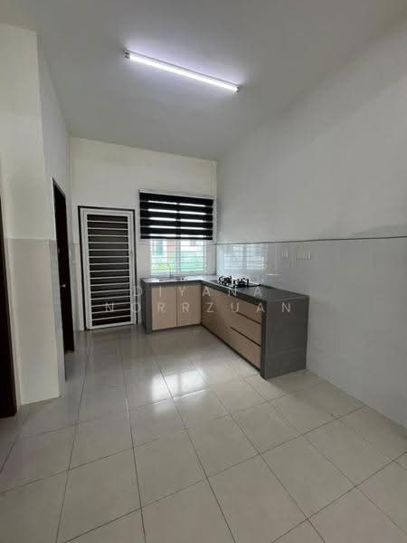 Rumah Teres 2-Tingkat untuk Dijual di Bandar Puncak Alam (Puncak Alam) - Diyana Norrzuan - Kitchen - PropertyGuru.com.my
