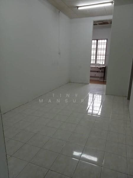 1-storey Terraced House for Sale in Taman Sri Saujana (Kota Tinggi) - Tiny Mansuri - PropertyGuru.com.my