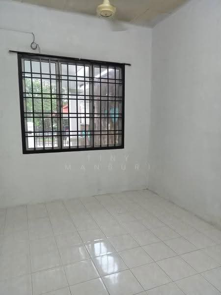 1-storey Terraced House for Sale in Taman Sri Saujana (Kota Tinggi) - Tiny Mansuri - PropertyGuru.com.my