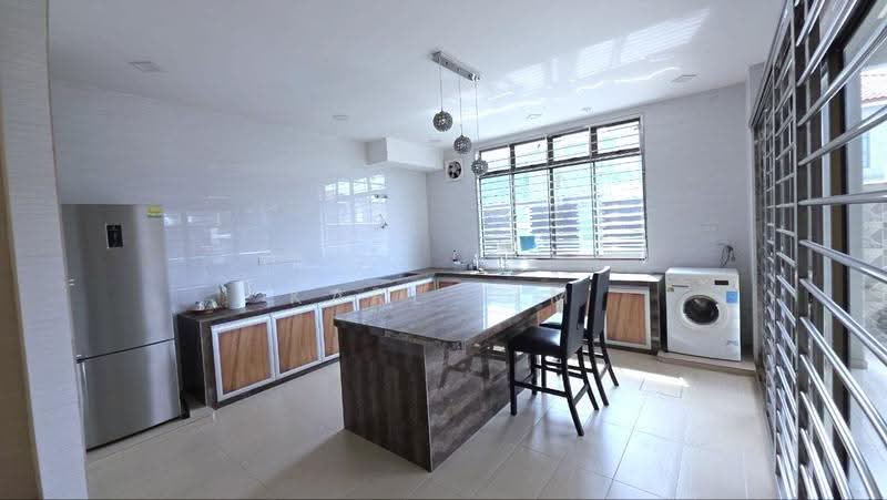 Cluster House for Sale in Taman Sutera Utama (Skudai) - Karl Lim - Kitchen - PropertyGuru.com.my