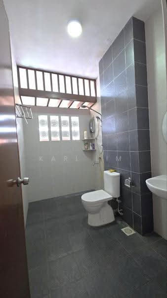 Cluster House for Sale in Taman Sutera Utama (Skudai) - Karl Lim - Bathroom - PropertyGuru.com.my