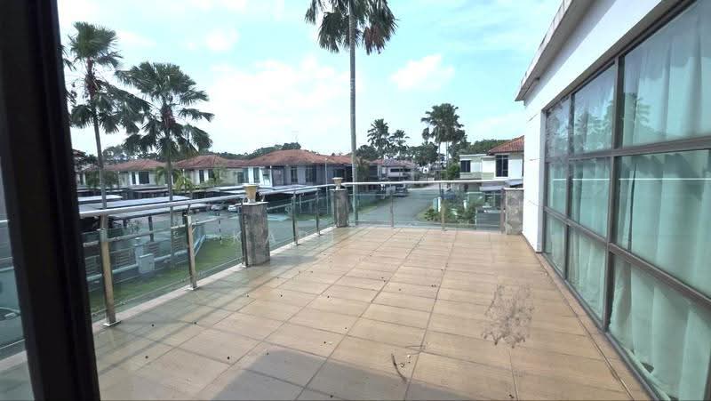 Cluster House for Sale in Taman Sutera Utama (Skudai) - Karl Lim - Balcony - PropertyGuru.com.my