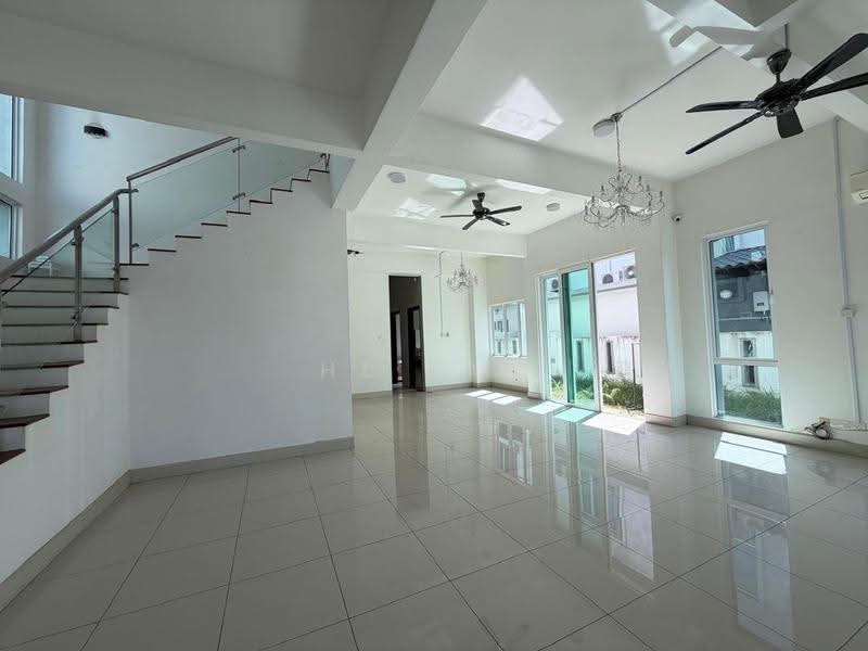 Rumah Berkembar untuk Disewa di Taman Equine (Seri Kembangan) - HL Lau - Living Room - PropertyGuru.com.my