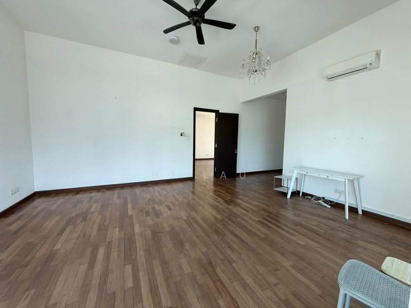 Rumah Berkembar untuk Disewa di Taman Equine (Seri Kembangan) - HL Lau - Living Room - PropertyGuru.com.my