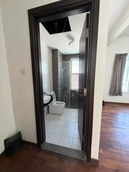 Rumah Berkembar untuk Disewa di Taman Equine (Seri Kembangan) - HL Lau - Bathroom - PropertyGuru.com.my
