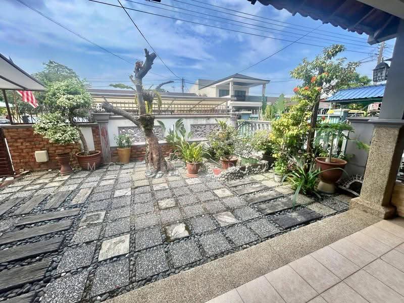 Rumah Berkembar untuk Dijual di Taman Sri Andalas (Klang) - Mohammad Din Majid - Exterior - PropertyGuru.com.my