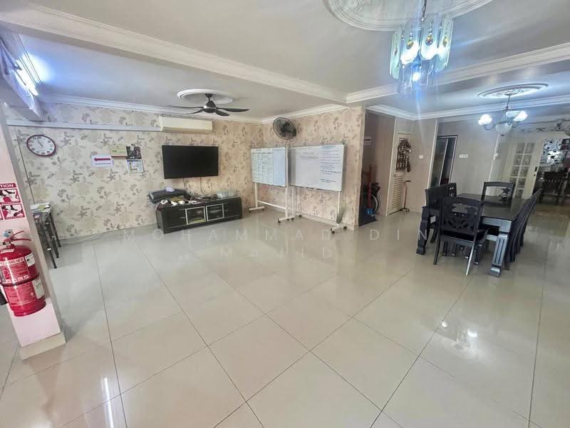 Rumah Berkembar untuk Dijual di Taman Sri Andalas (Klang) - Mohammad Din Majid - Living Room - PropertyGuru.com.my