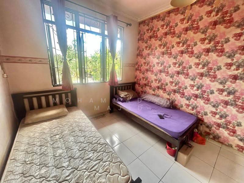 Rumah Berkembar untuk Dijual di Taman Sri Andalas (Klang) - Mohammad Din Majid - Bedroom - PropertyGuru.com.my