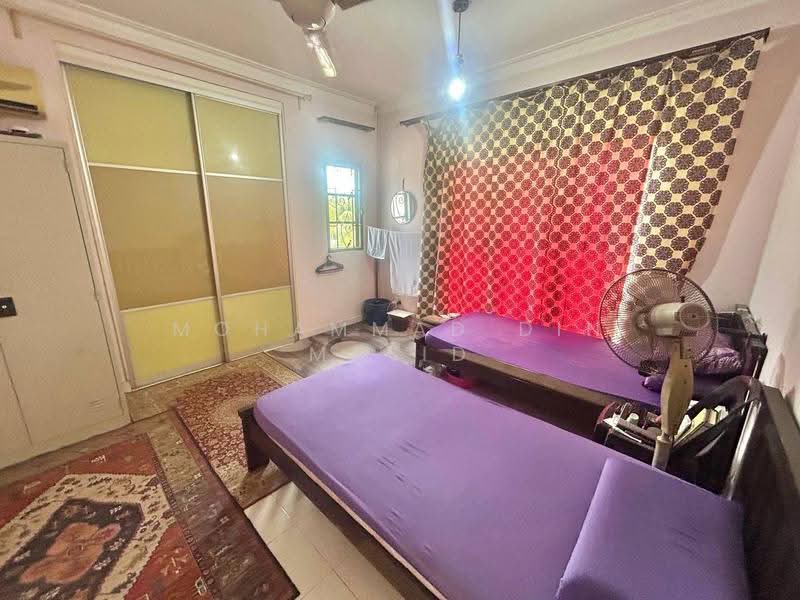 Rumah Berkembar untuk Dijual di Taman Sri Andalas (Klang) - Mohammad Din Majid - Bedroom - PropertyGuru.com.my