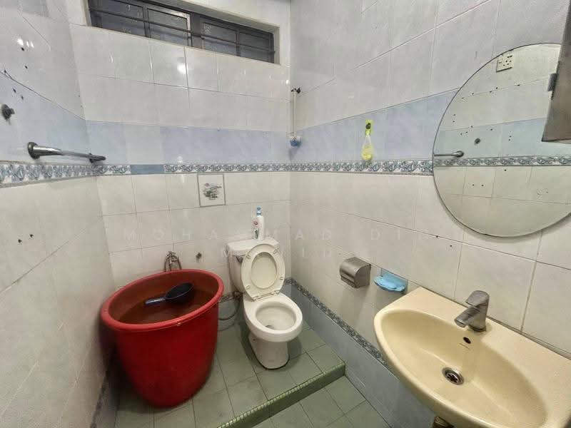 Rumah Berkembar untuk Dijual di Taman Sri Andalas (Klang) - Mohammad Din Majid - Bathroom - PropertyGuru.com.my