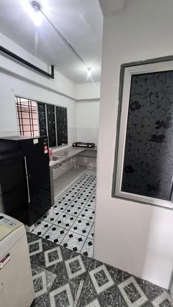 Apartment for Rent at Mutiara Perdana Apartment - Chris Choo - Kitchen - PropertyGuru.com.my