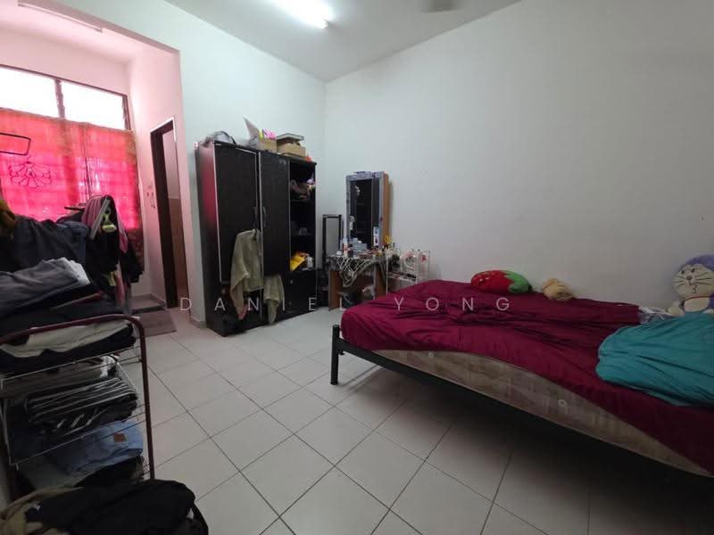 Townhouse for Sale in Taman Scientex Senai (Senai) - Daniel Yong - Bedroom - PropertyGuru.com.my