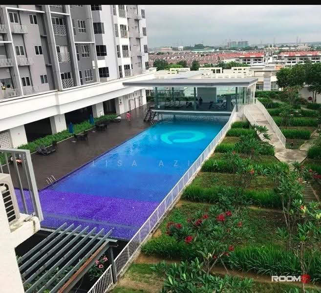 Kondominium untuk Dijual di The Wharf Residence - Lisa Azila - Pool - PropertyGuru.com.my